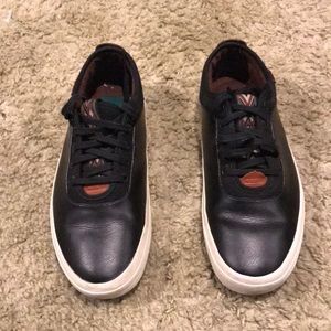 Black/brown vans